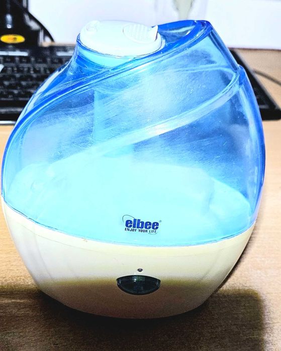 Увлажнитель воздуха Elbee EL-24701 с ночником(подсветкой)