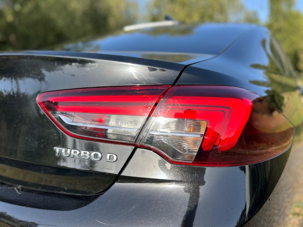 Opel insignia grad sport 1.6 136cv OPC-interior Cx.Automática 2018