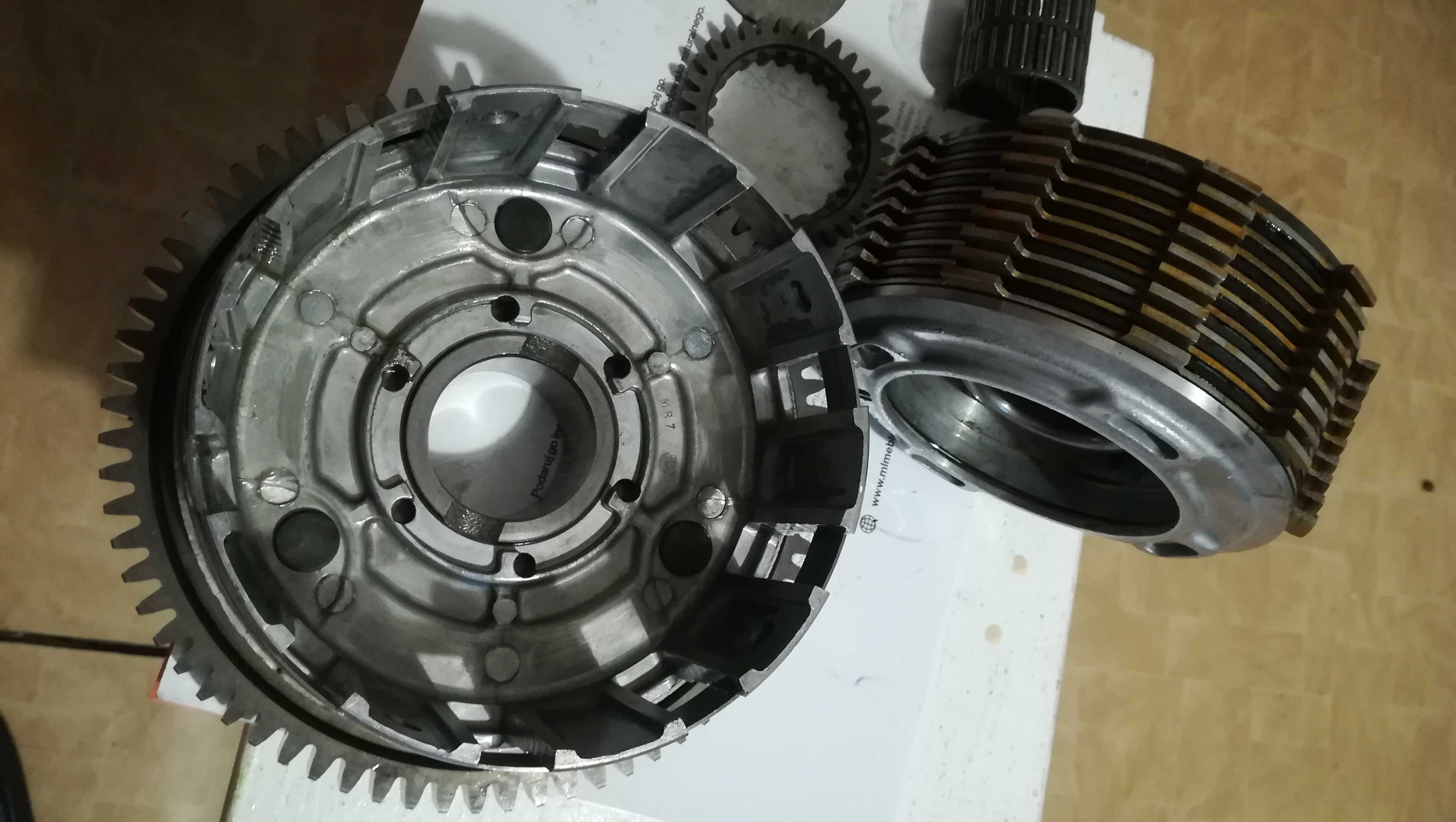 Sprzęgło kosz sprzęgłowy suzuki gsxr 600 srad