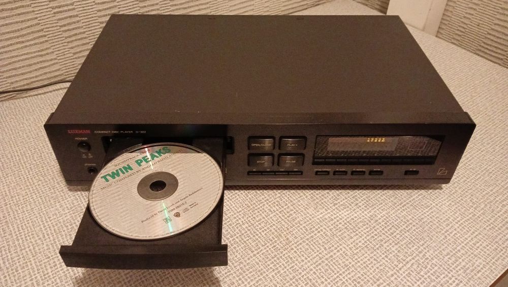 Odtwarzacz CD Luxman D-322