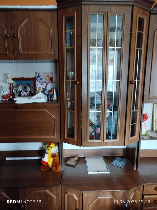 Меблі б/у диван і стєнка