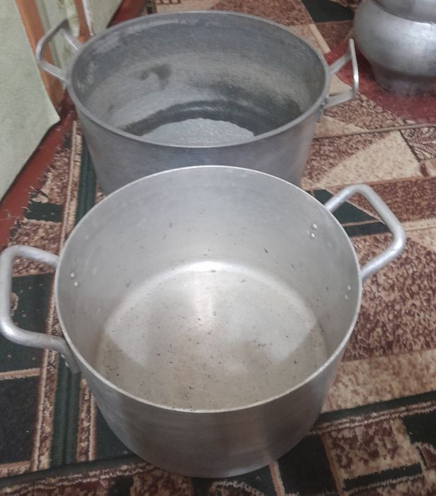 Продам тяжкі алюмінієві каструлі часів СССР.