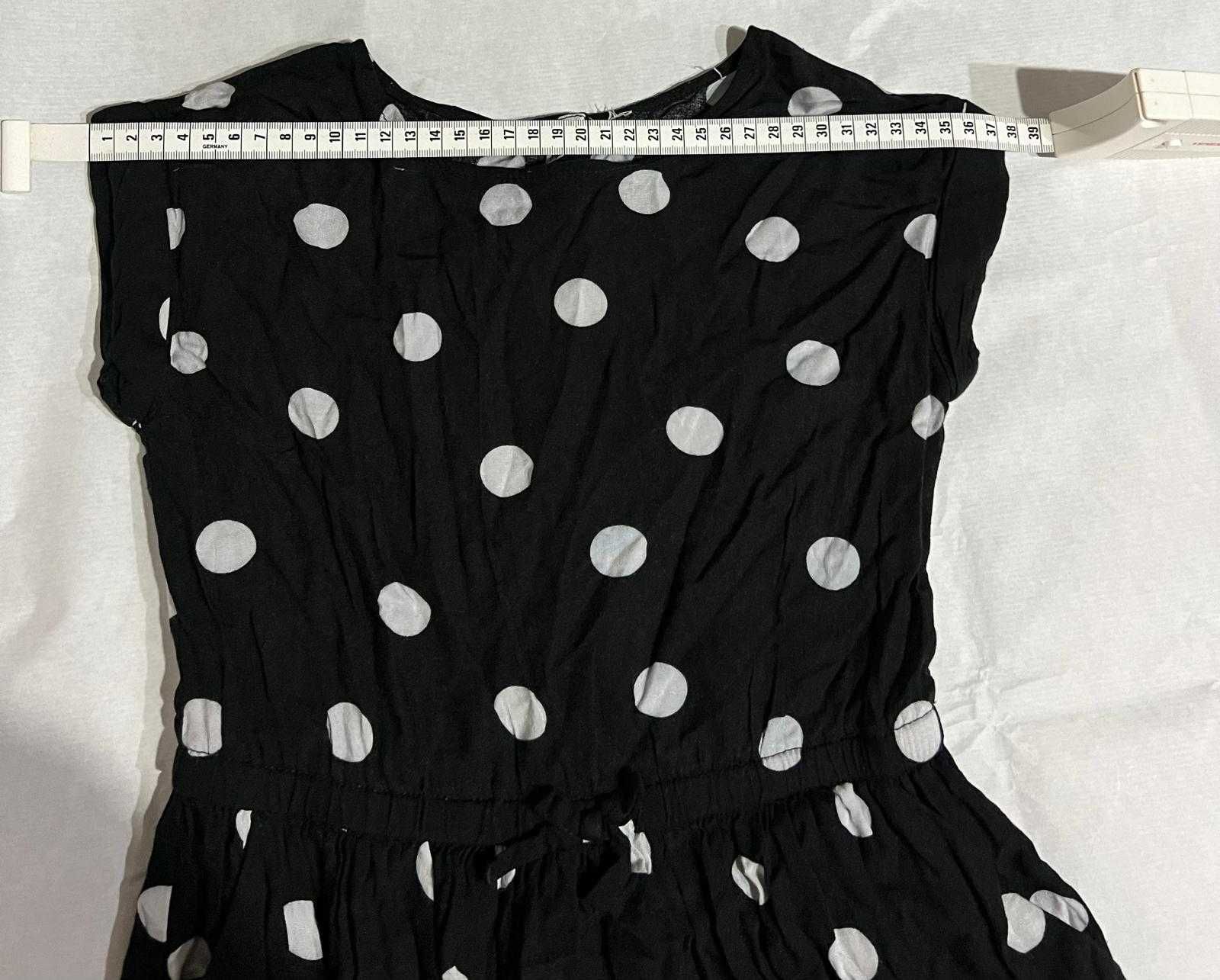 Vestido com bolinhas para menina