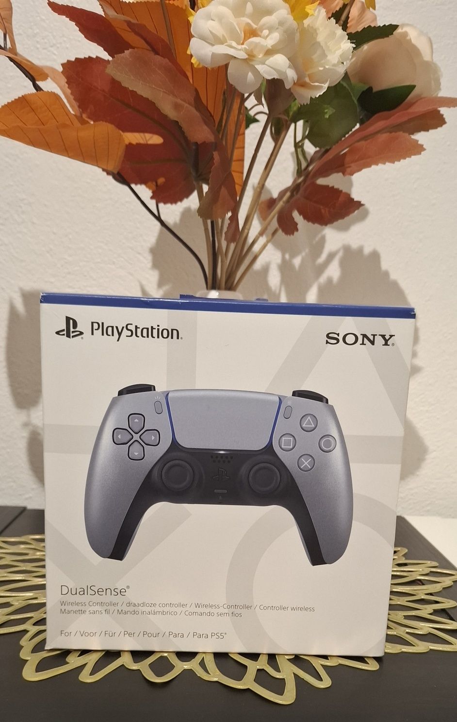 Ps5 Slim 1TB selada c/leitor+2 comandos+2 jogos+estação+capa+garantia