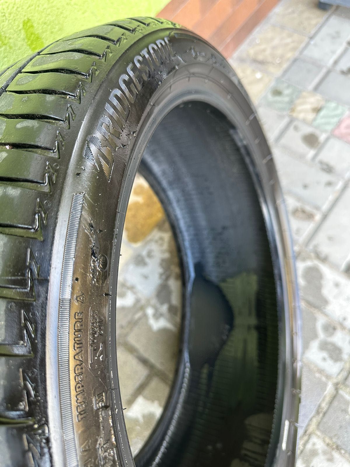 Резина Bridgestone r18 225/40