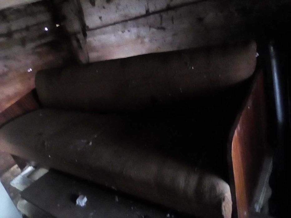 2 сітки норочні,витяжка для кухні,дерев плити з шафи,старий диван,кріс