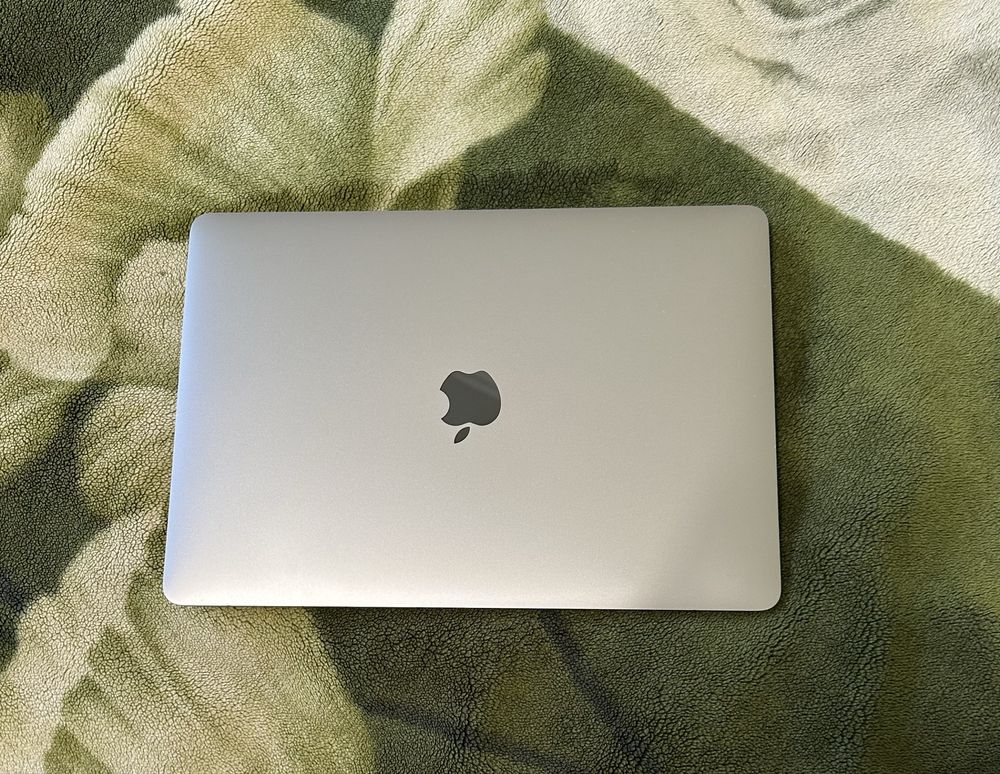 Macbook Air M1 8/256 Space Gray