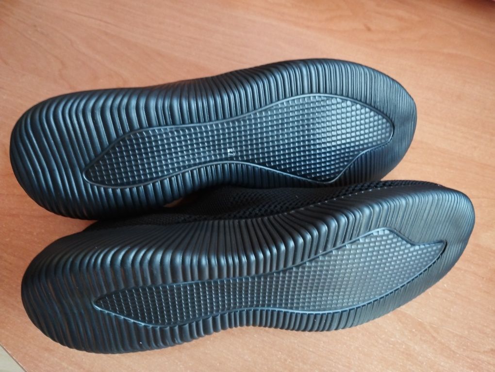 Продам жіночі мокасини,26,5см  Нові