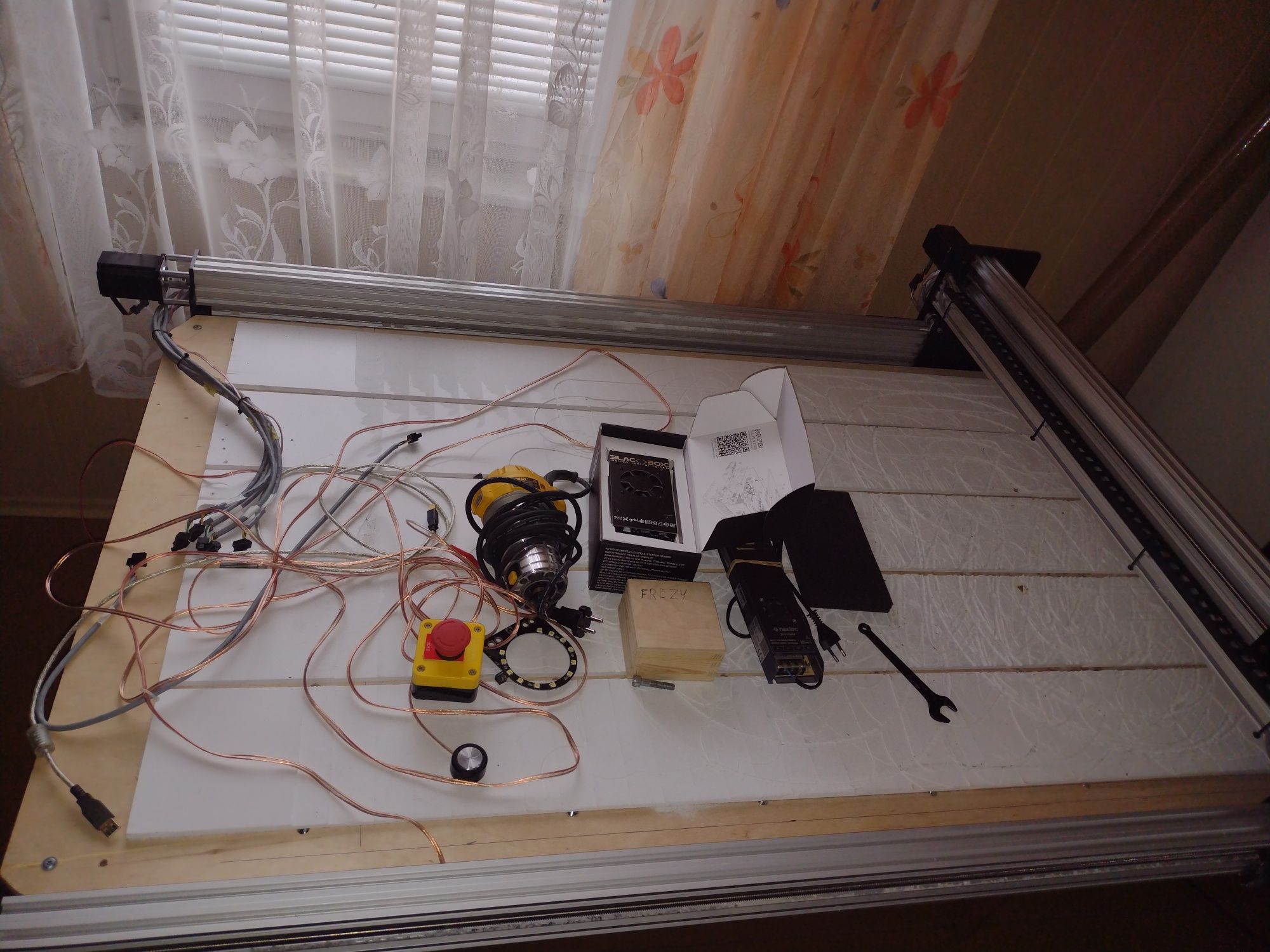 Frezarka CNC z obudową 120x80