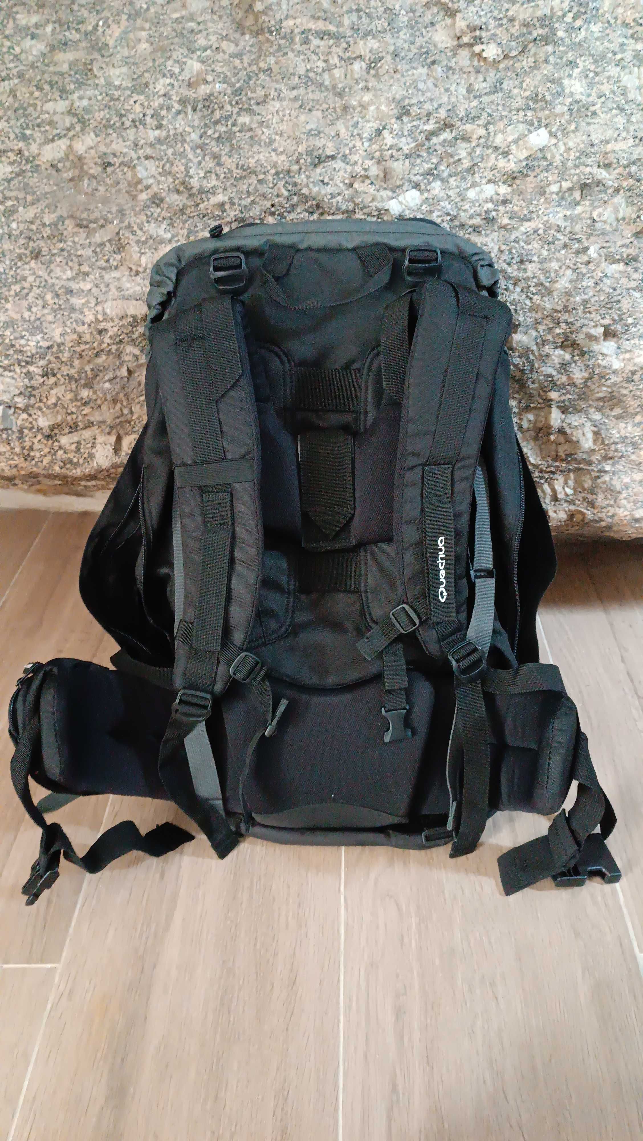 Mochila campismo Quechua Forclaz 60L