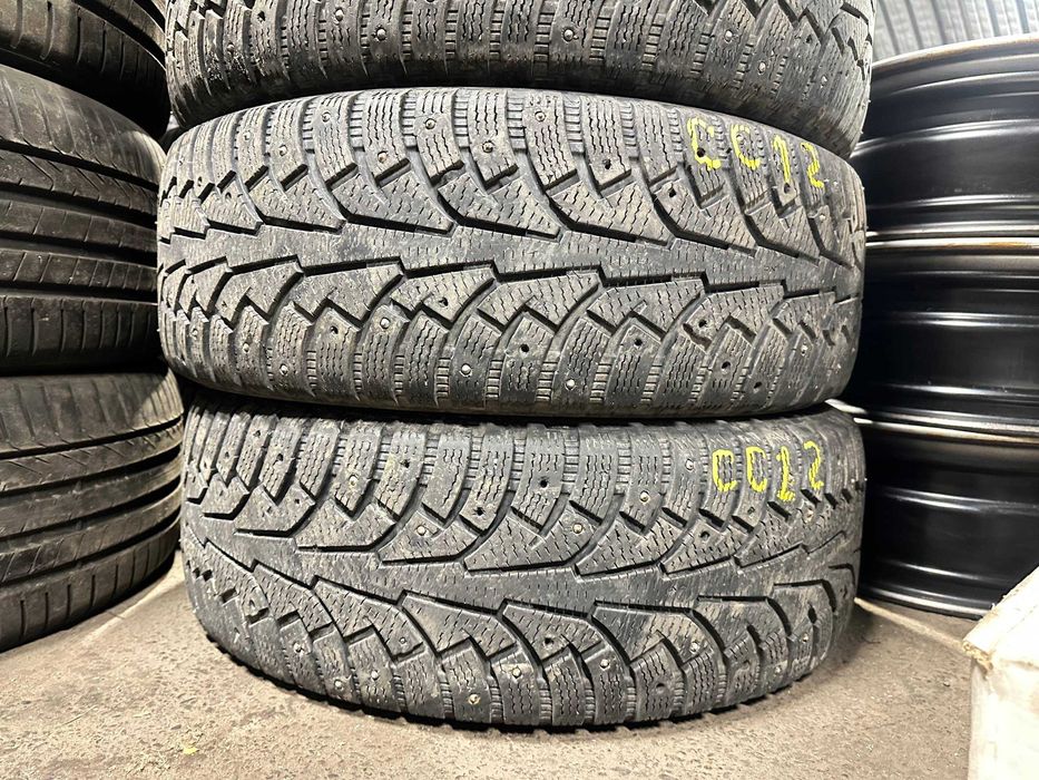Б/у 235/65 R17 Nokian Hakkapeliitta 5  6 мм  CC12-07