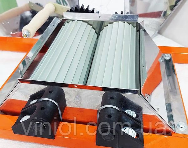 Подрібнювач винограду дробілка давілка для мезги під прес для соку