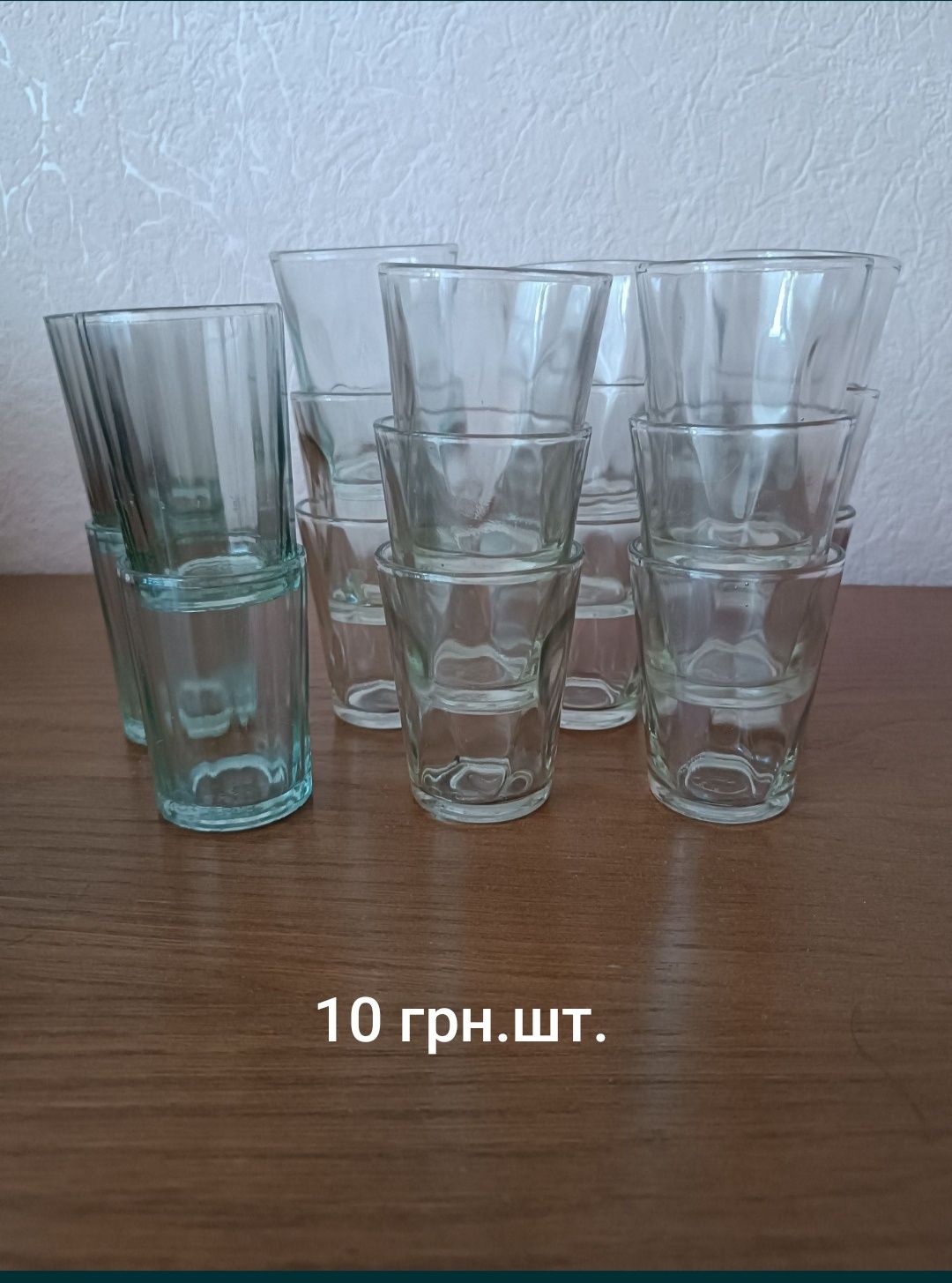Посуда -тарелки глубокие б/у,чашки,стопки.