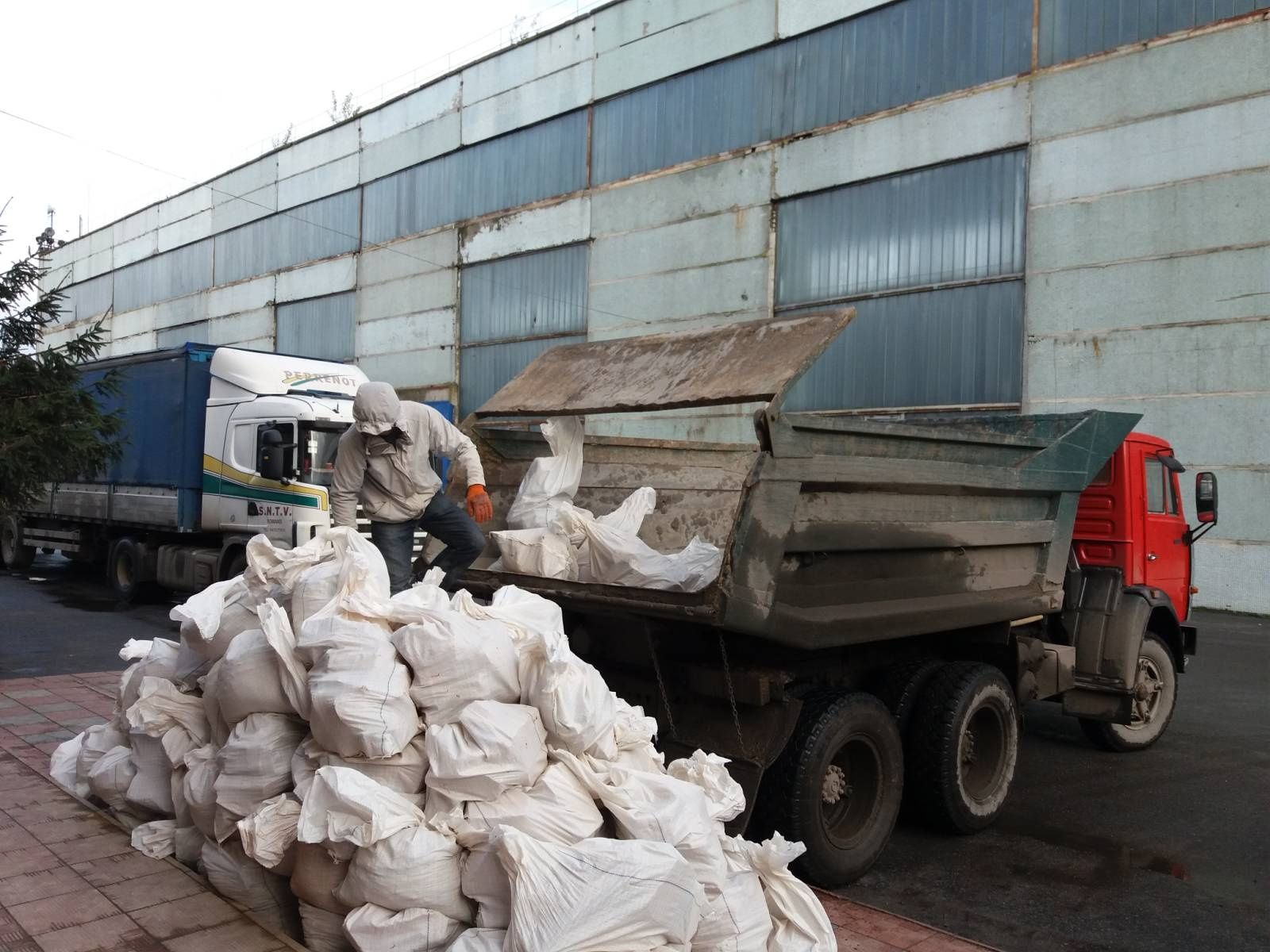 Вывоз строительного мусора Винница.Вивоз земли.Вивіз сміття, глини.