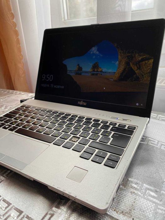 Ноутбук Fujitsu Lifebook S935