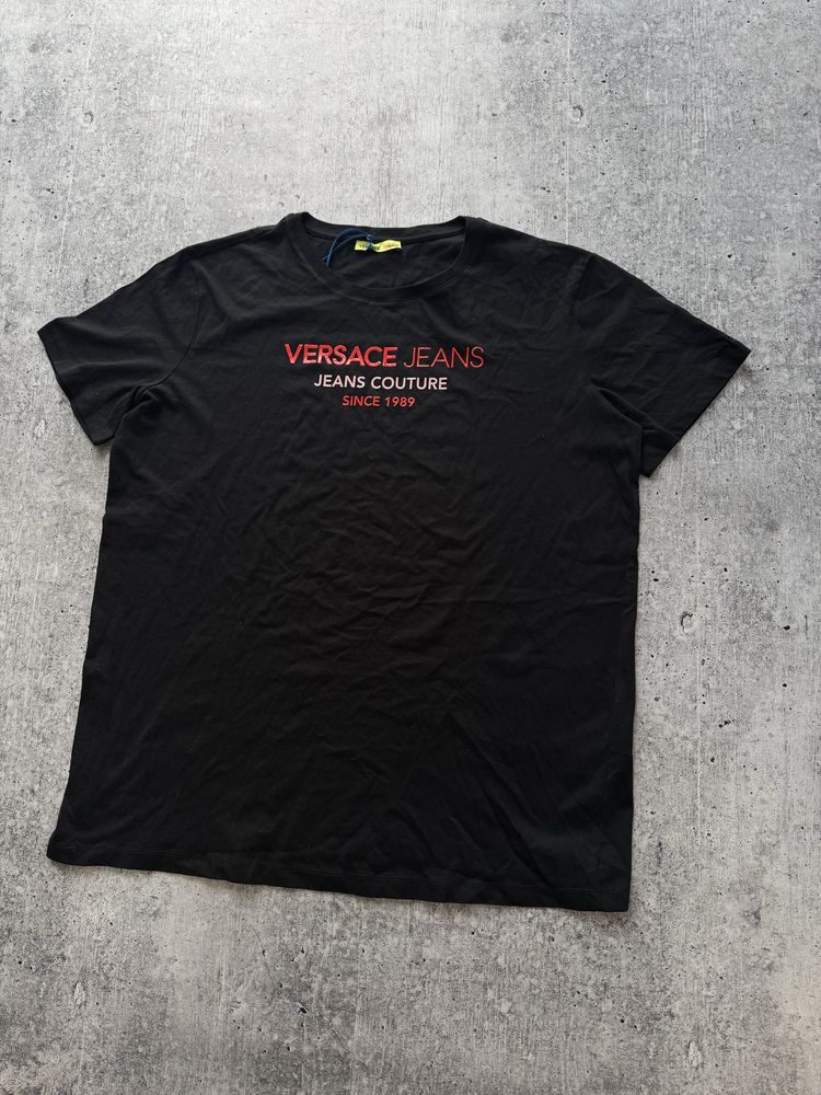Футболка versace Jeans couture из новых коллекций