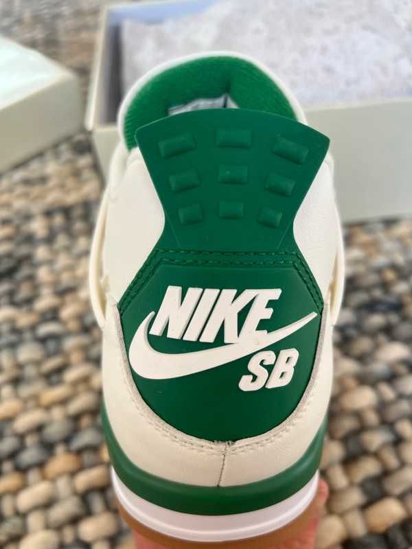 Jordan 4 Retro SB Pine Green R.39