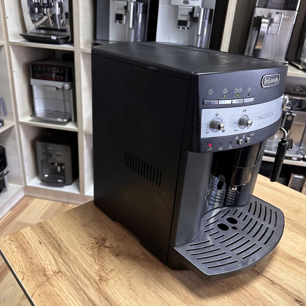 Кавомашина DeLonghi ESAM 3000 B Magnifica