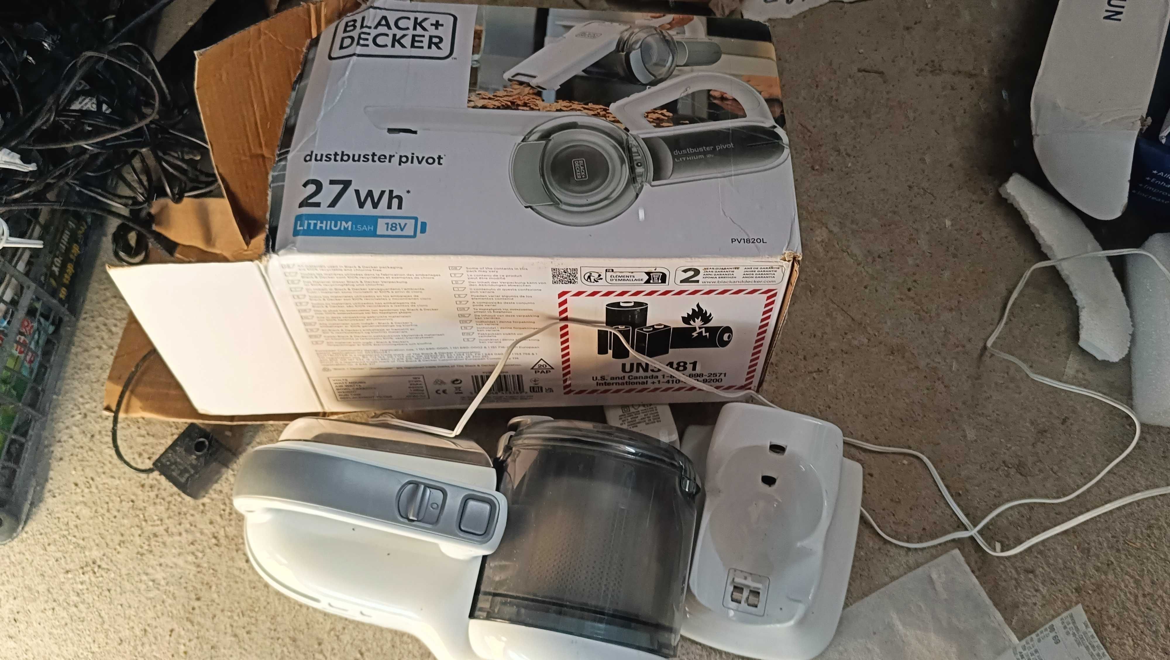 Odkurzacz ręczny bezprzewodowy Black Decker Pivot na części? ładowarka