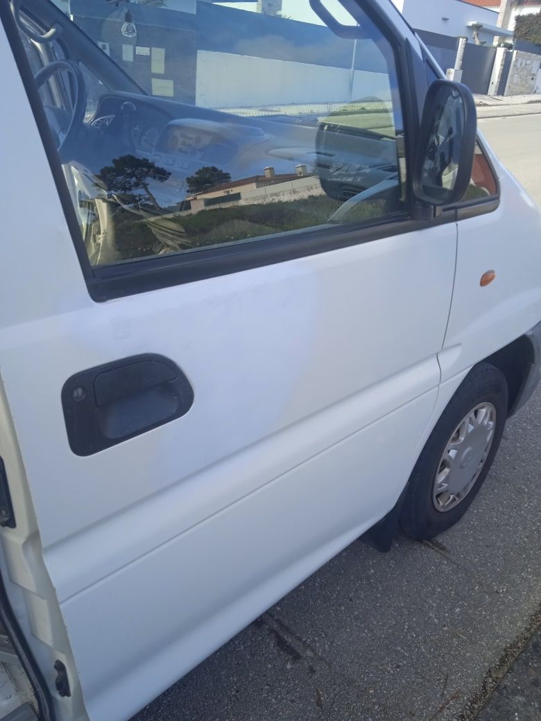 Carrinha Mitsubishi L400