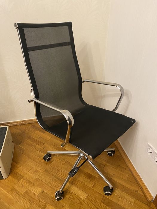 Офісне крісло якісне