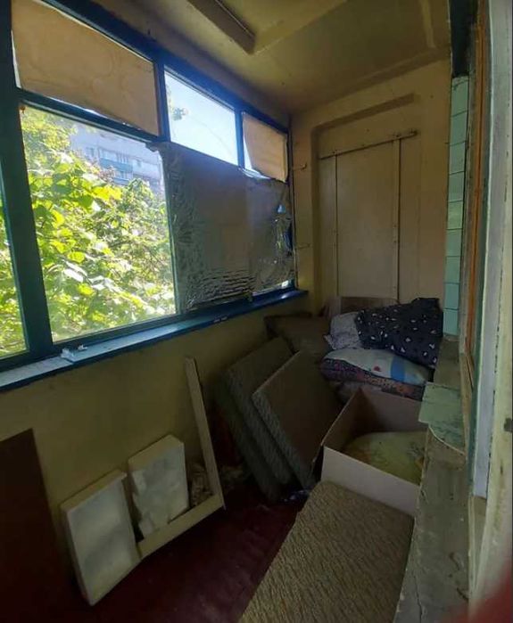 Продам 1 комн кв Улучшенка 40 м на 3 этаже 92 Бригады метро Индустр OA