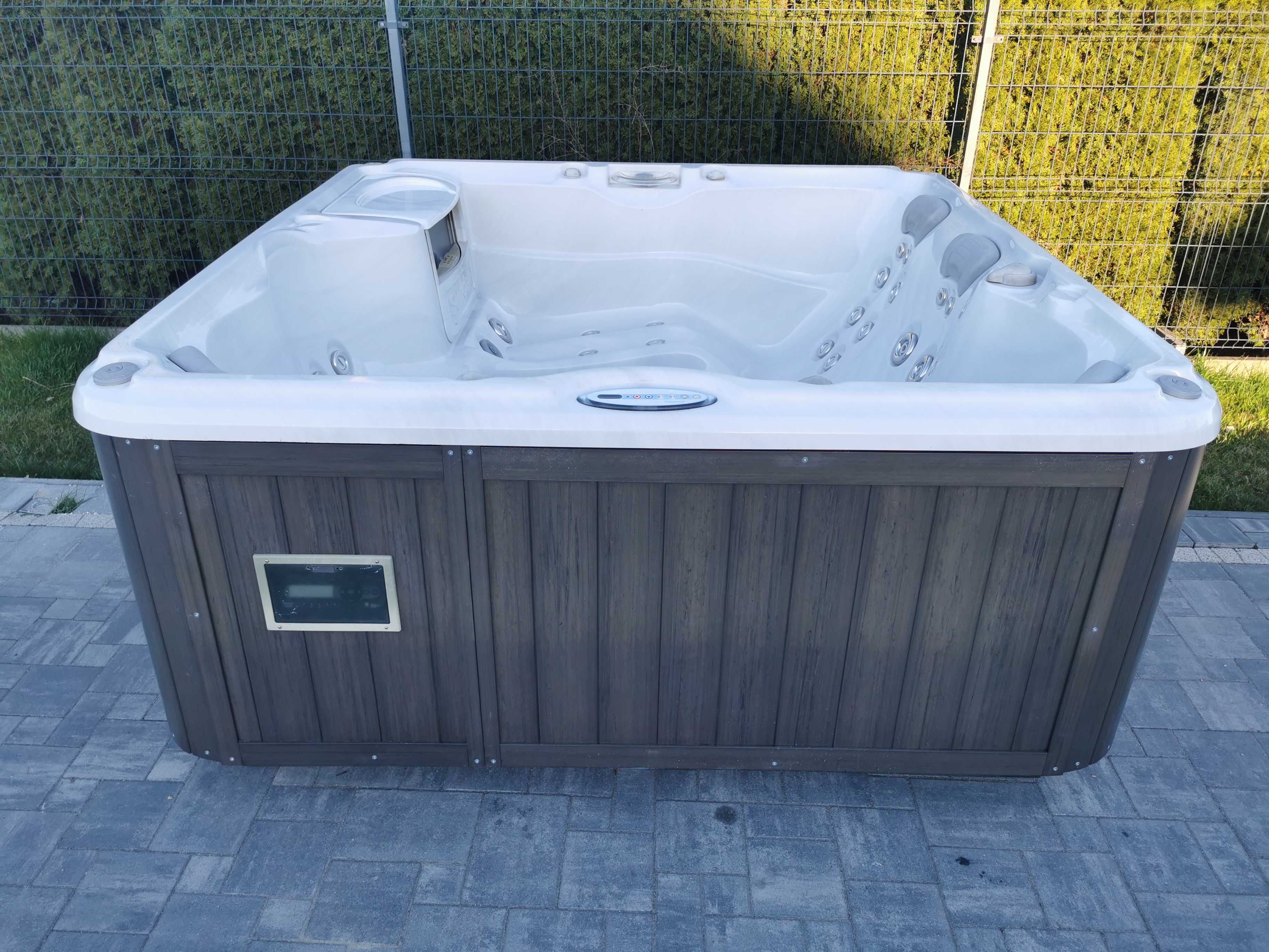 Jacuzzi Balia ogrodowa z masażem elektryczne Sundance Hamilton Balboa
