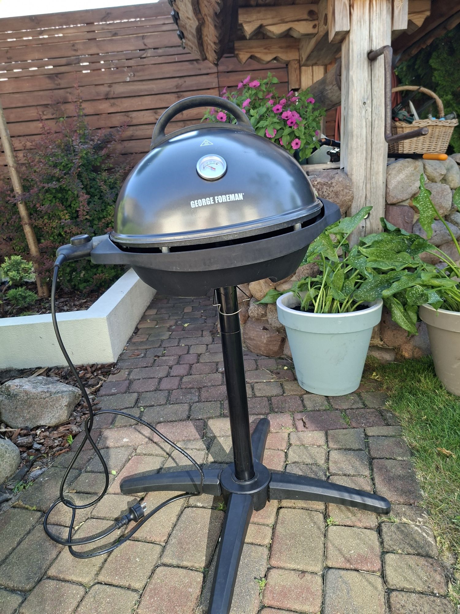 Grill elektryczny z termometrem