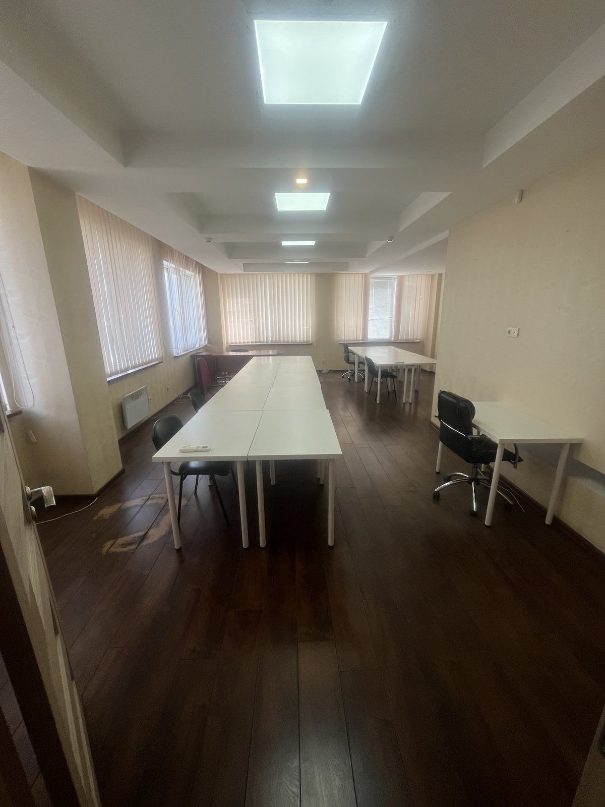 Оренда офісного приміщення 284 кв.м. на 9 поверсі в БЦ. Без комісії