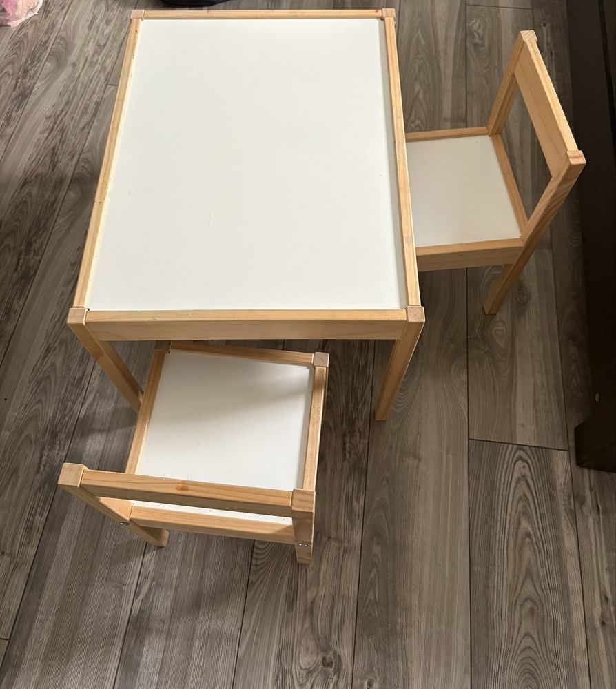 Stolik + 2 krzeselka drewniane LÄTT ikea