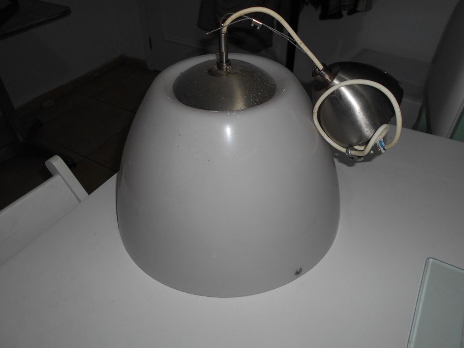 candeeiro de tecto vidro e madeira