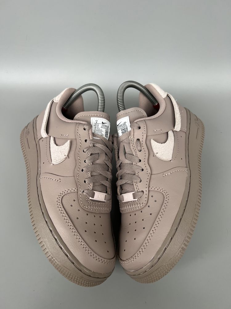 Оригінальні Кросівки NIKE AIR FORCE 1 LXX Шкіра 39р.25см.