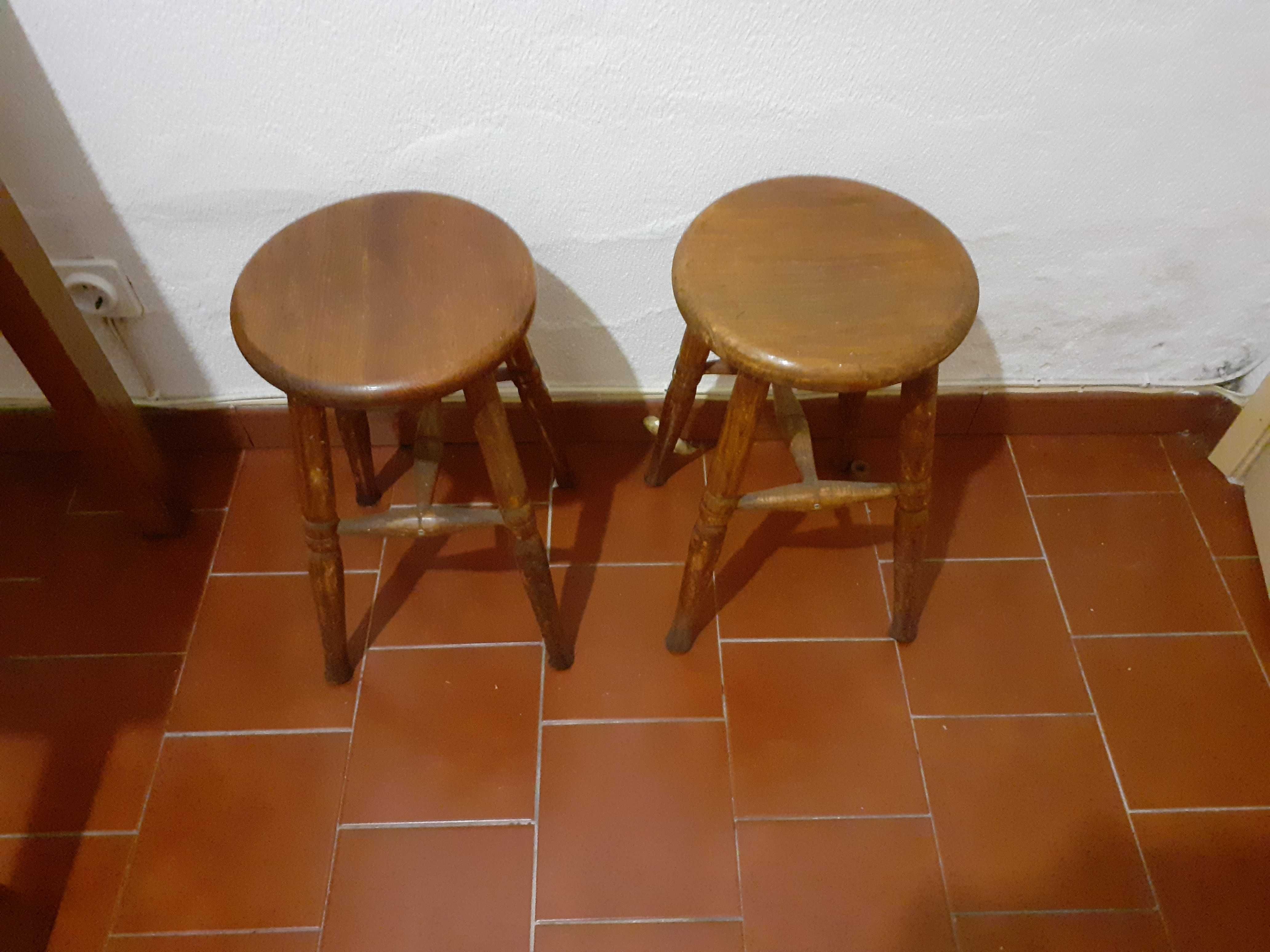 Mesa e 2 bancos - Amadora