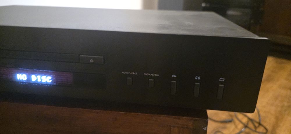 Odtwarzacz Yamaha CD S300 z orginalnym pilotem stan BDB 100% sprawny