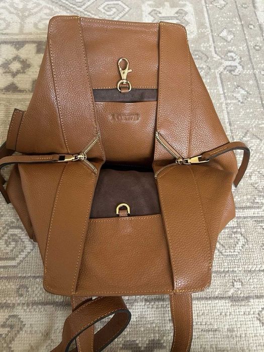 Bolsa de mão/ombro LOEWE Hammock em pele cor conhaque. Tamanho médio.