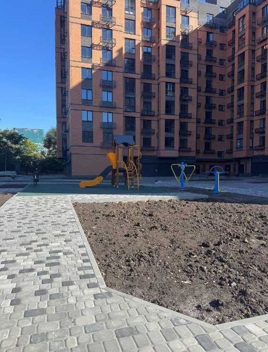 Продам простору   3к квартиру ЖК Аржанова, пр. Слобожанського.