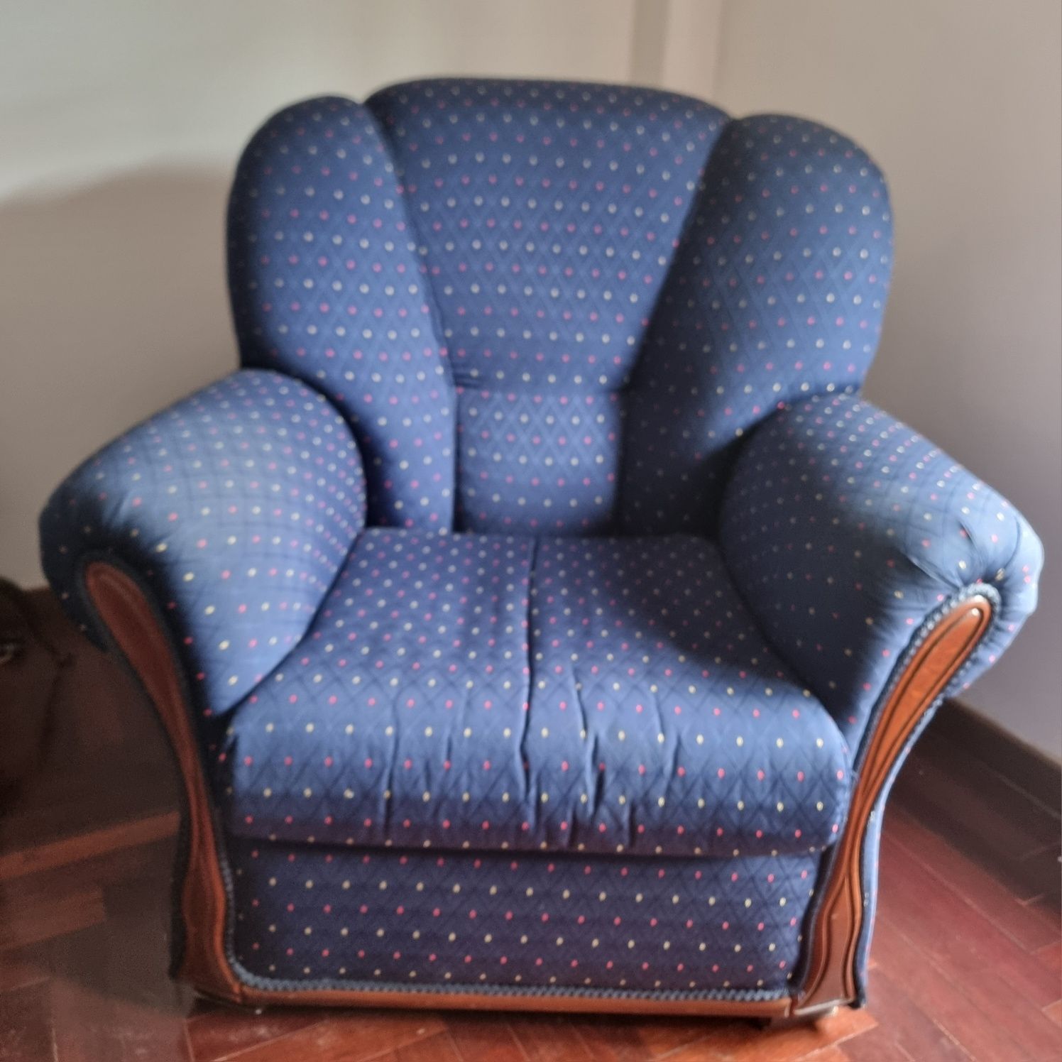 Sofá cama com duas poltronas