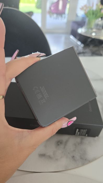 Samsung z Filip 4 + nowe etui cyrkonie