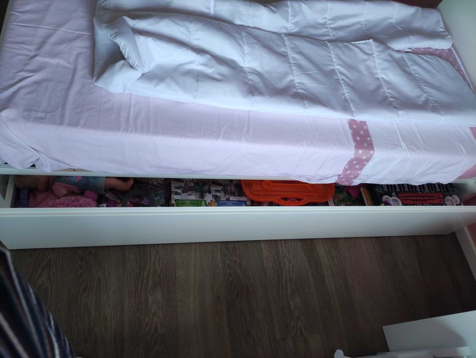 Cama e colchão como novos