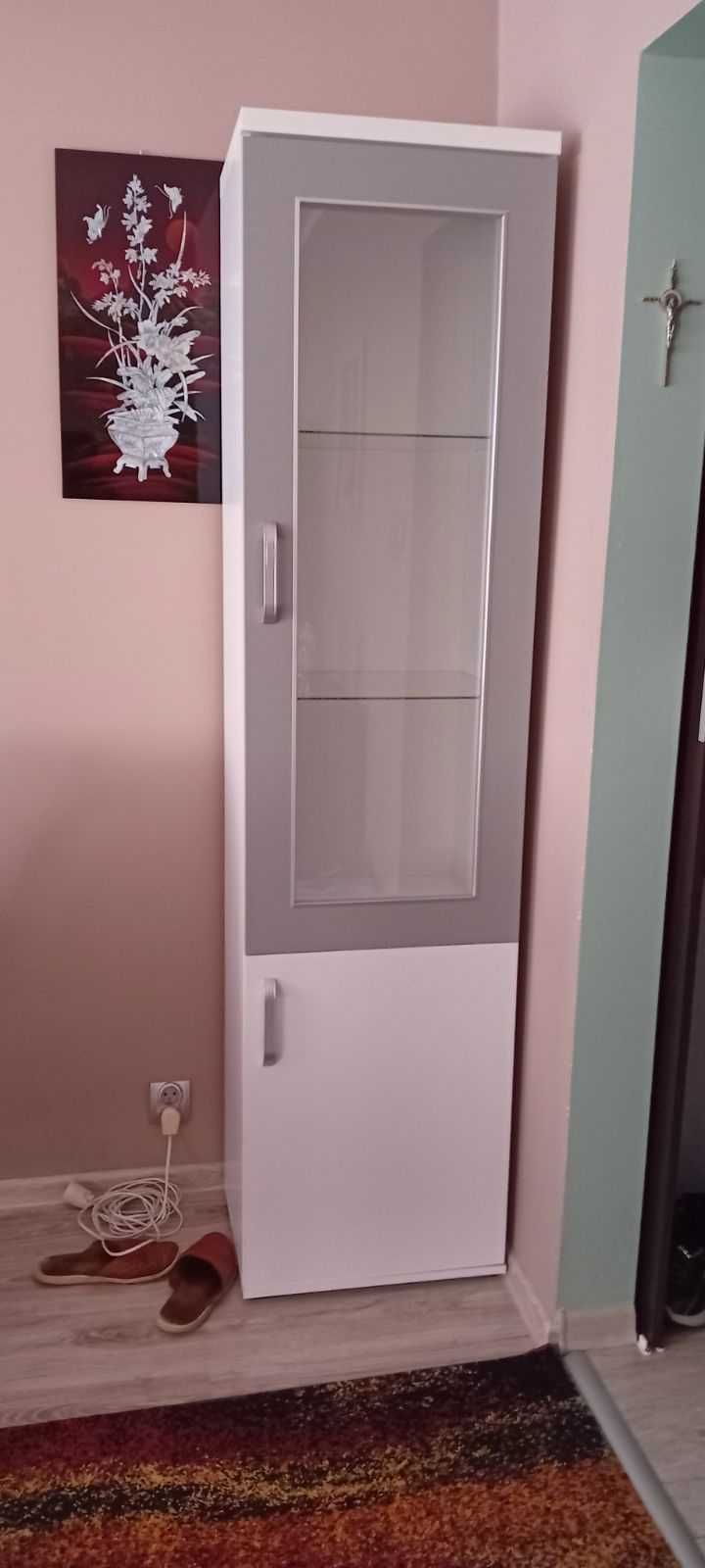 Meble pokojowe. Szafka, Regal, Komoda.