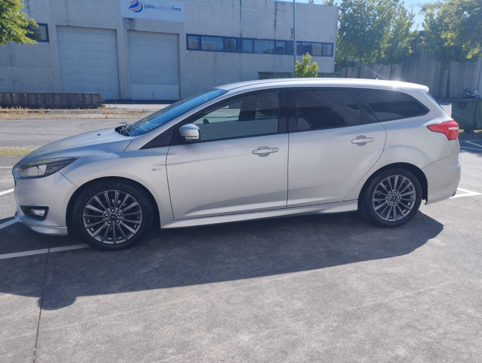 Ford Focus ST Line 1.5 120 CV
