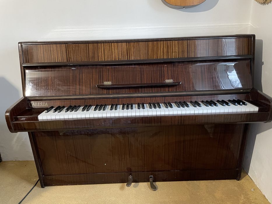 Pianino Calisia z 80-tych lat za darmo