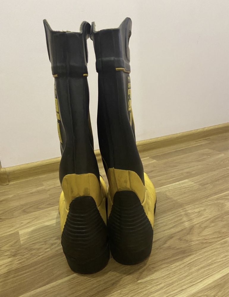 Чоботи пожежні