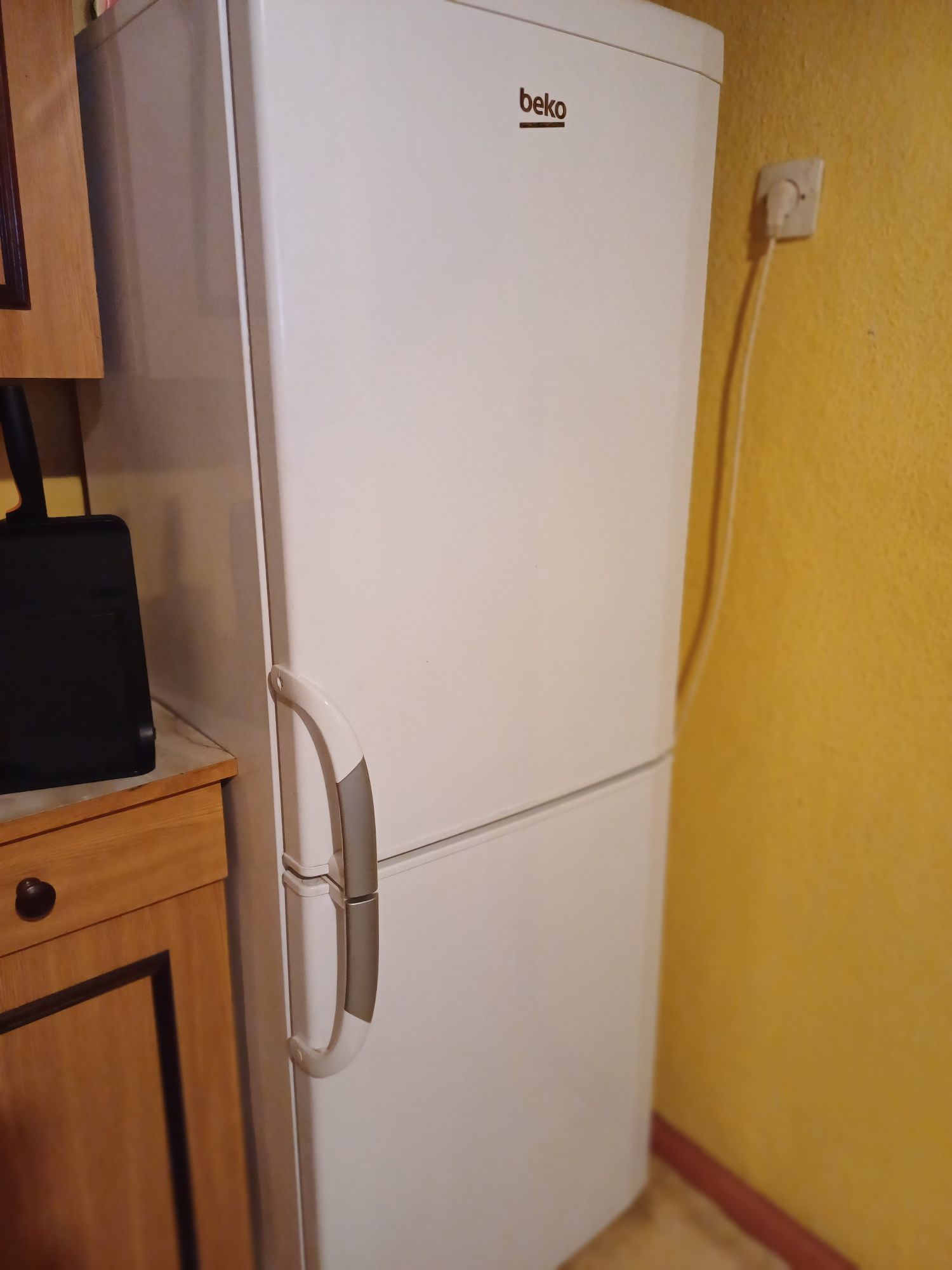 Lodówka zamrażarkaBeko 150 cm