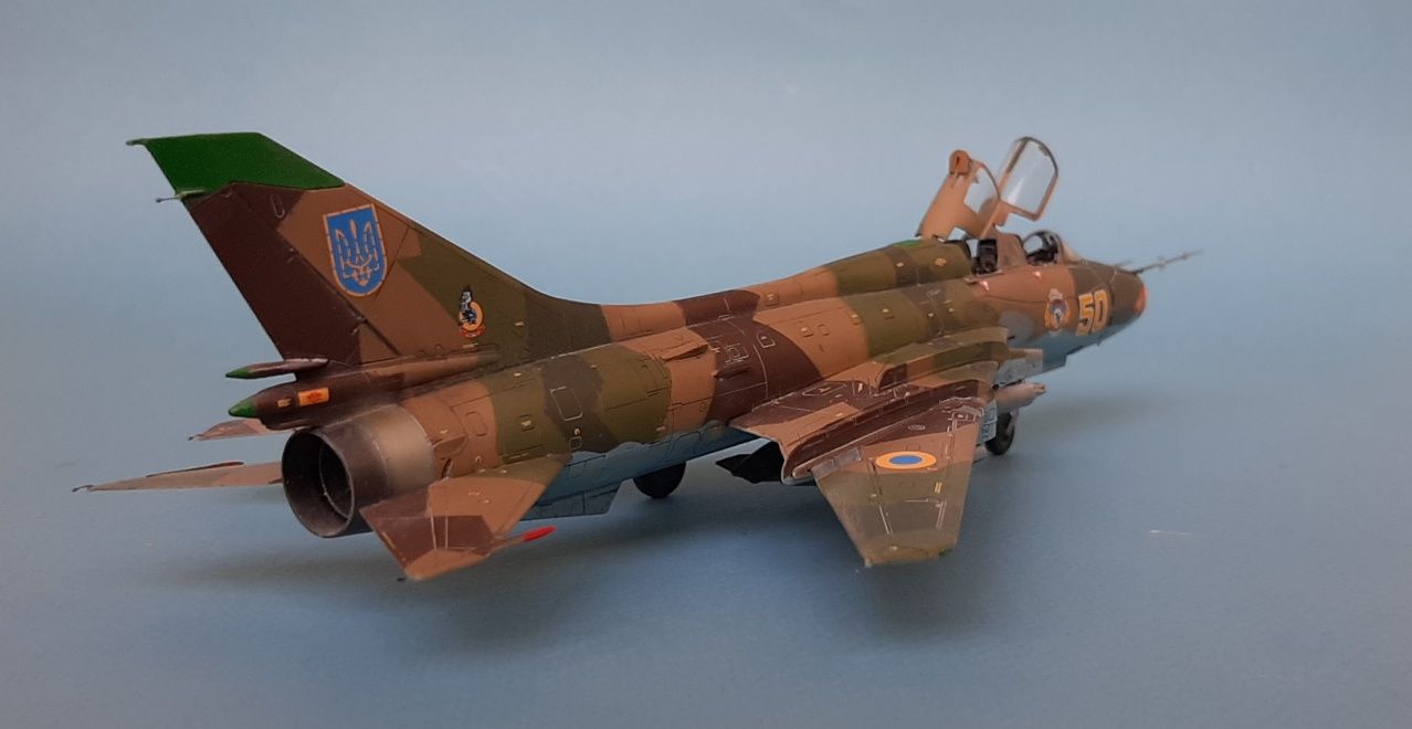 Модель самолета Су-17УМ3 1/72