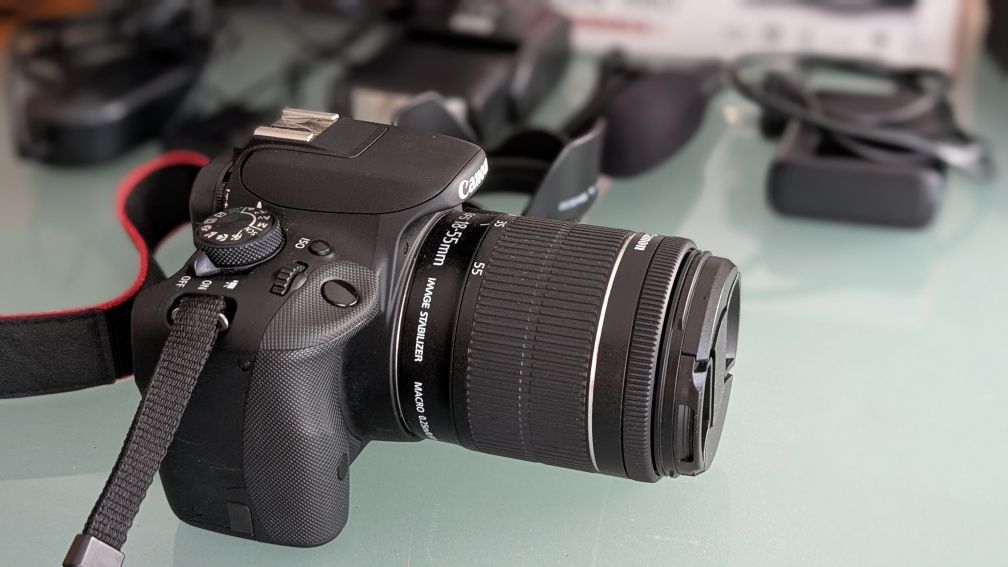 Canon EOS 100D c/ muitos extras
