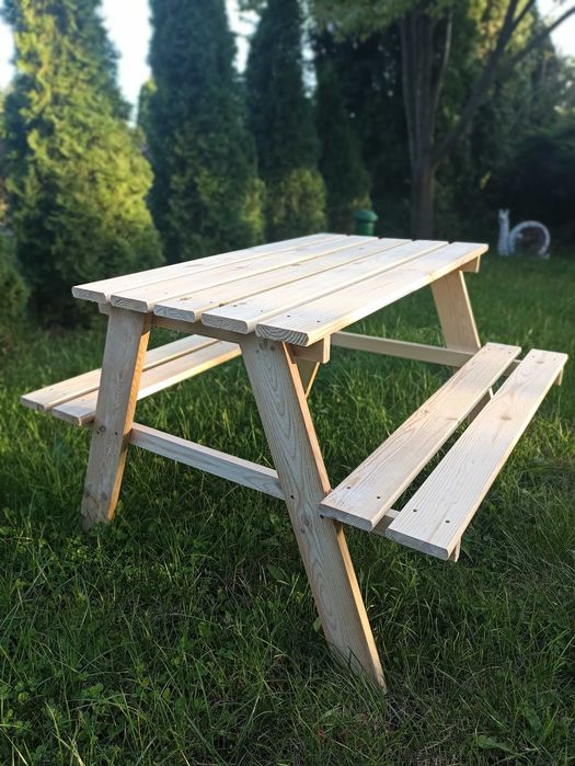Stolik ogrodowy dla dzieci