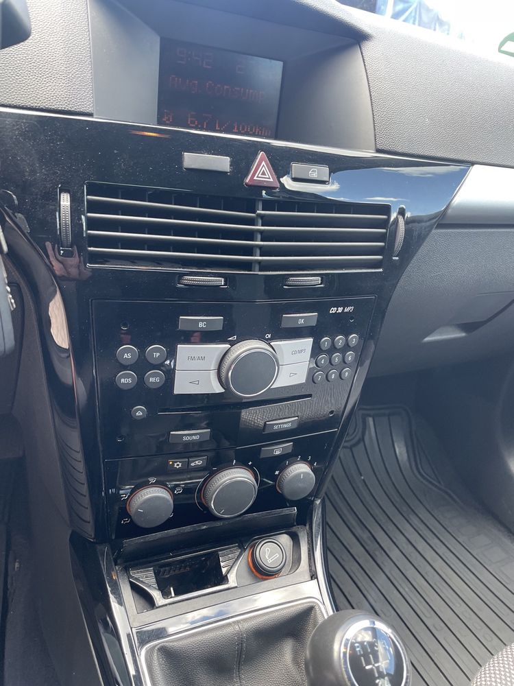 Opel astra H 111 1.4 2010рік