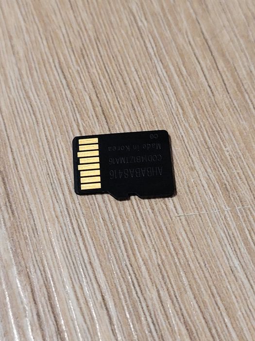 Karta pamięci micro SD 64GB.