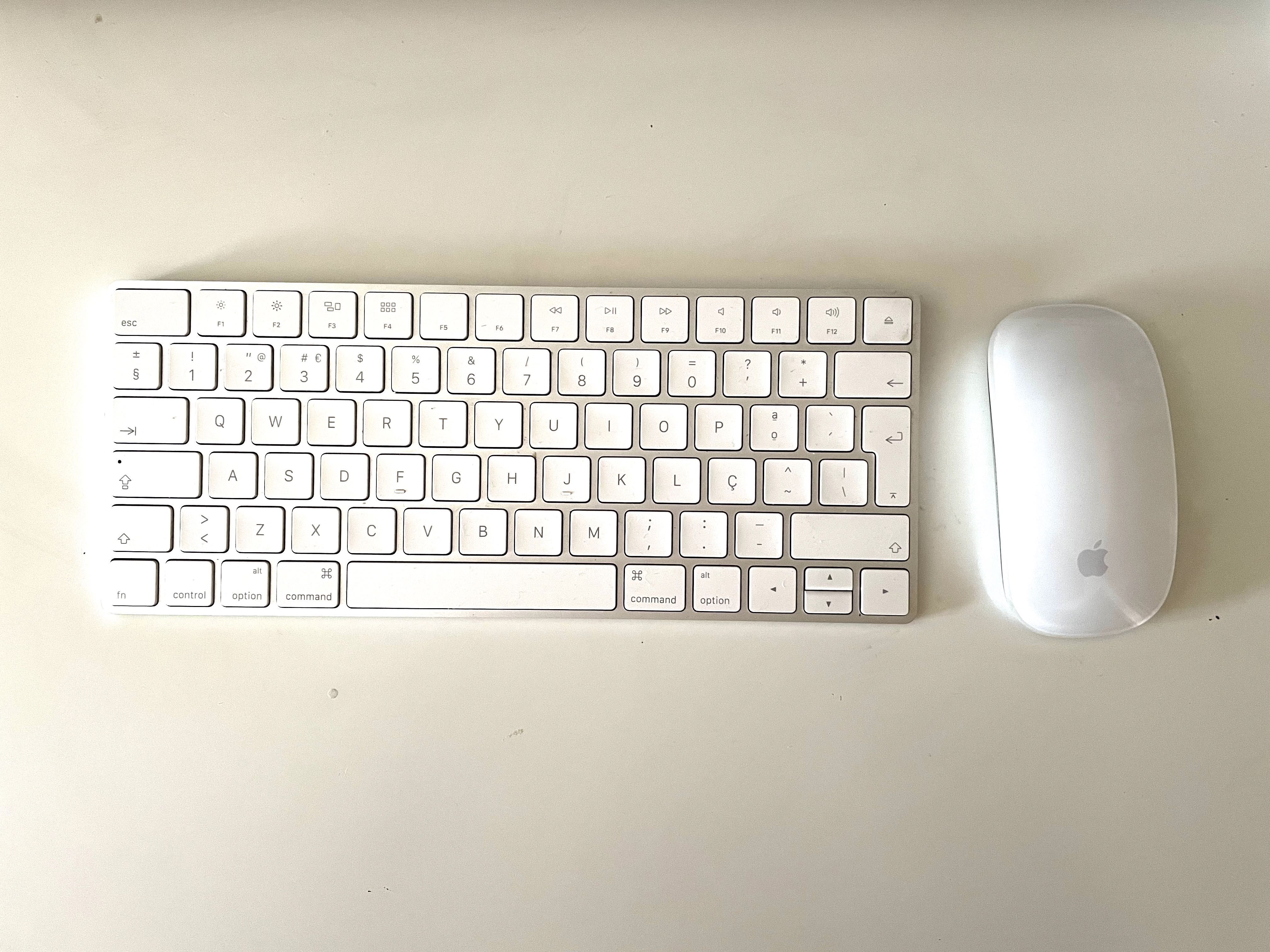 iMac 21.5" (final 2015), retina4k, 3.1Ghz i5, 8GB RAM + teclado + rato